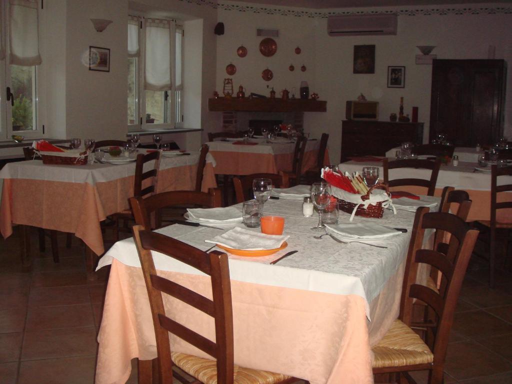 Agriturismo Cascina Vrona Villa Monteu Roero Bagian luar foto